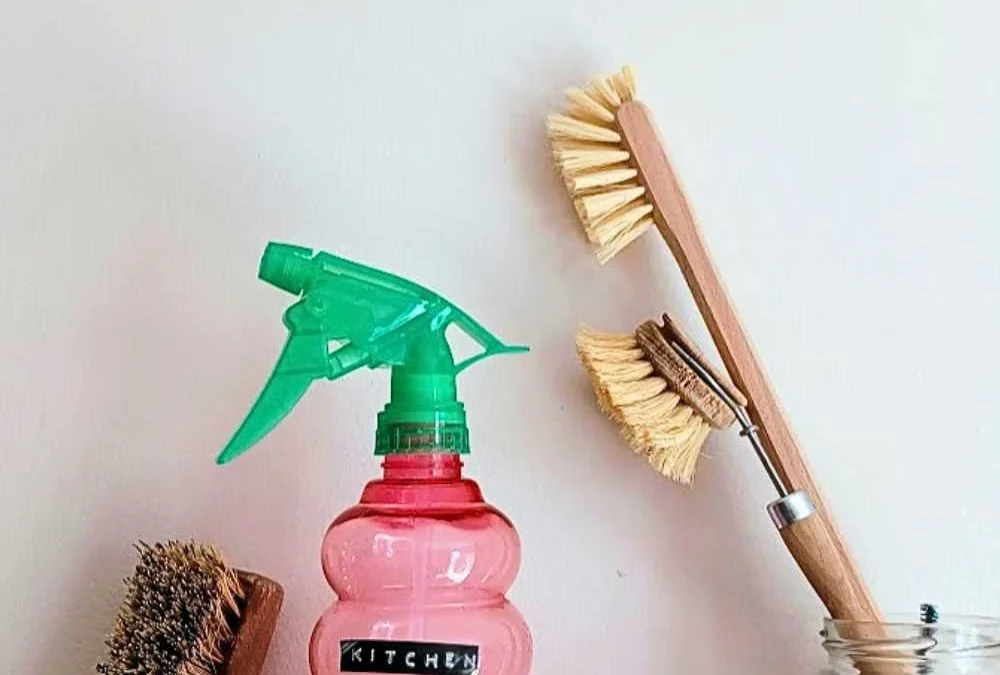 How to Make Homemade Kitchen Cleaner