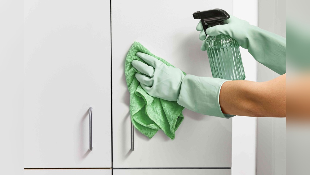 How to Clean Laminate Kitchen Cabinets