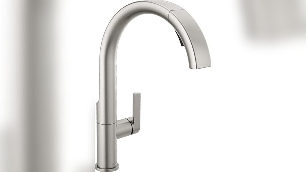 Delta Keele Brushed Nickel Kitchen Faucet Review: Modern & Durable